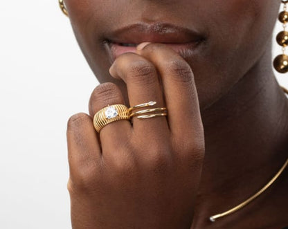 Anillo Espiral Circonita Gold – Plata 925 Baño Oro 18k