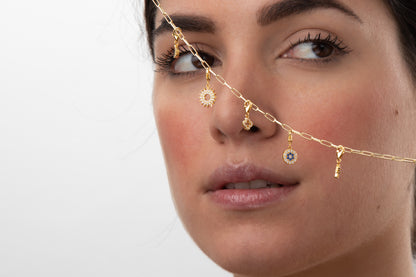 Charm Cuatro Destellos – Plata de Ley 925 bañada en oro 18k