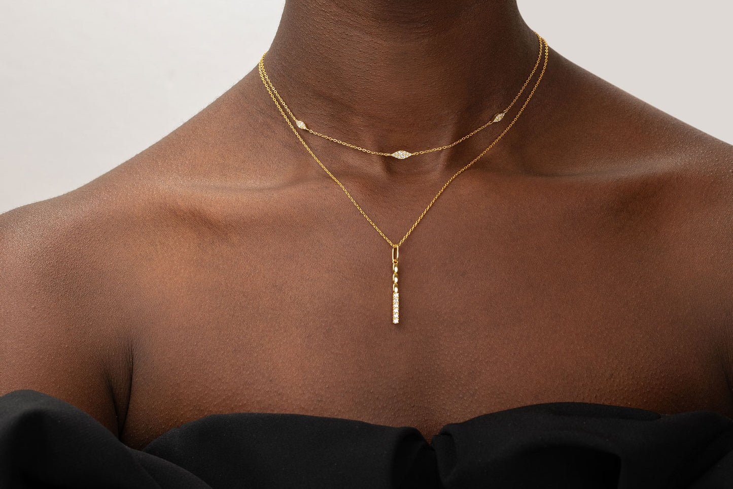 Collar Barra Circonitas · Plata de Ley 925 Baño Oro 18K · Edición Limitada