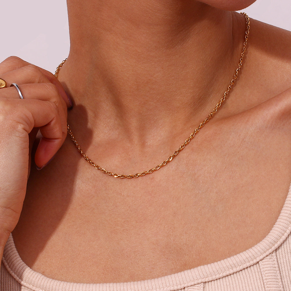 Collar Twisted  Gold – Acero Inoxidable