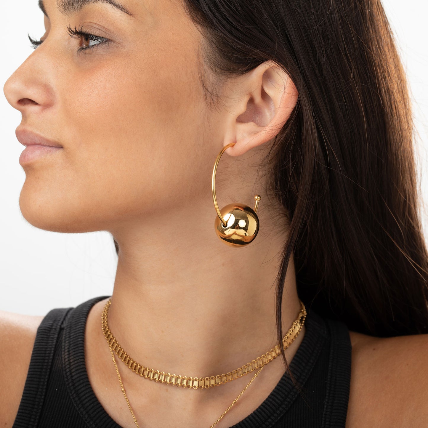 Pendientes Semi Bola Gold · Edición Limitada · Acero Inoxidable baño oro 18k