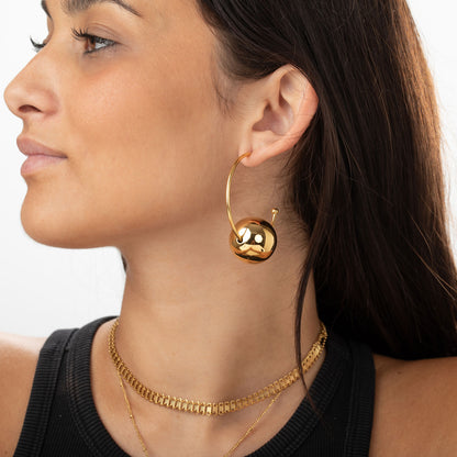 Pendientes Semi Bola Gold · Edición Limitada · Acero Inoxidable baño oro 18k