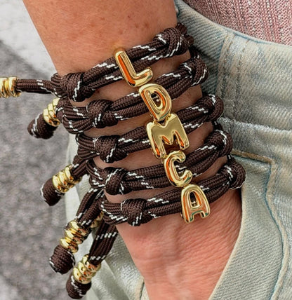 Pulsera Paracord Inicial Bubble – Marrón