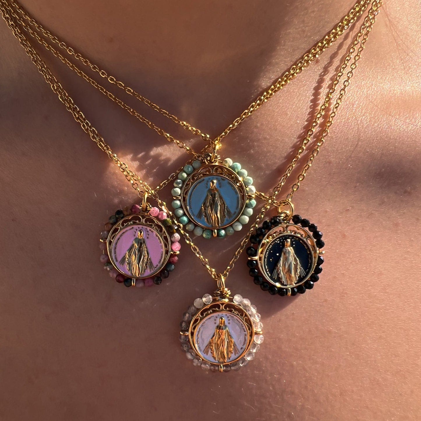 Collar Virgen María- acero con minerales