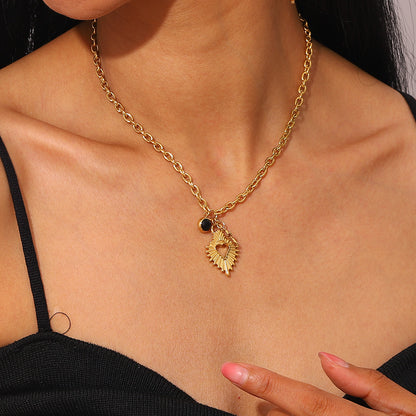 Collar Sagrado Corazón con Cruz — acero dorado